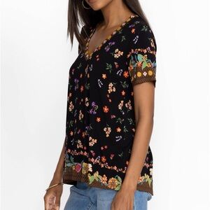 Johnny Was Floral Tee Size XS